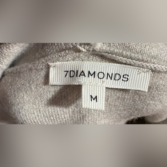 7 Diamonds Women’s  Zip Up Sweater in Light Gray - Picture 3 of 3